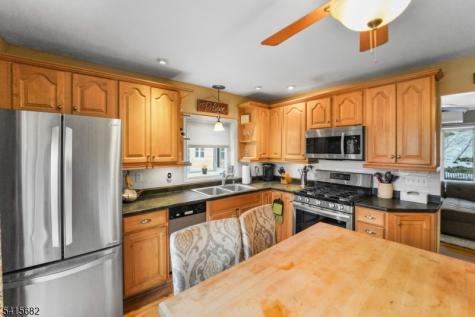 27 Condict Road Roxbury NJ 07850