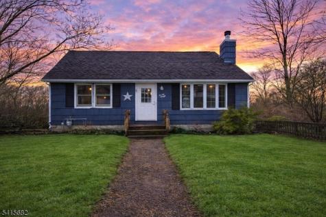 27 Condict Road Roxbury NJ 07850
