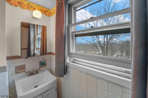 27 Condict Road Roxbury NJ 07850