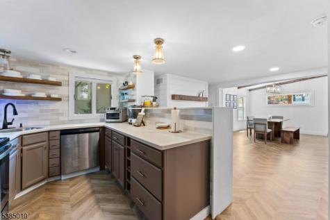 9 Lawnwood Avenue Newton NJ 07860