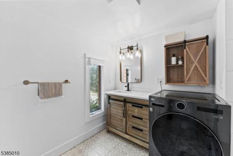9 Lawnwood Avenue Newton NJ 07860