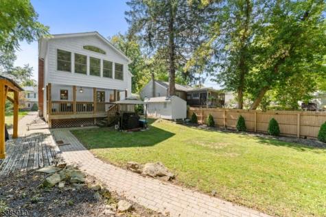 9 Lawnwood Avenue Newton NJ 07860