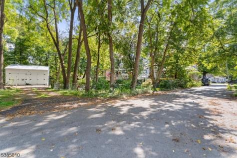 9 Lawnwood Avenue Newton NJ 07860