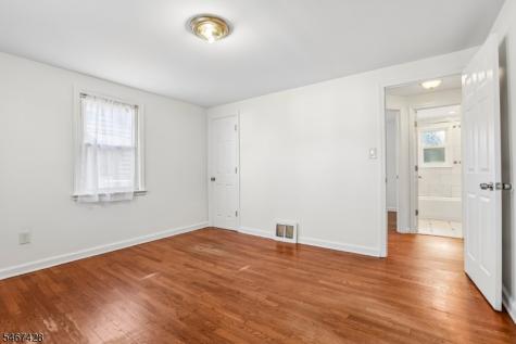 239 Bradford Avenue Linden NJ 07036