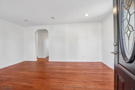 239 Bradford Avenue Linden NJ 07036