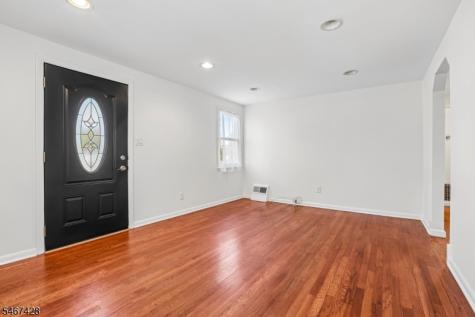 239 Bradford Avenue Linden NJ 07036