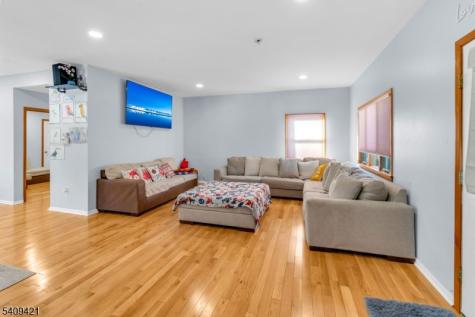 20 Center Street Butler NJ 07405