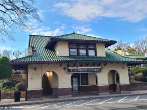 221 Lakeview Drive Ridgewood Village NJ 07450