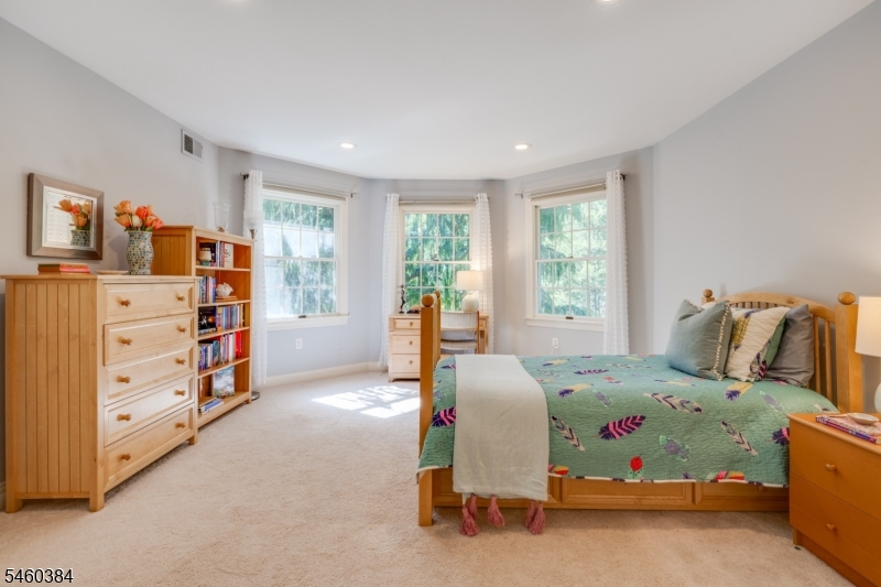 16 Trinity Place Warren NJ 07059