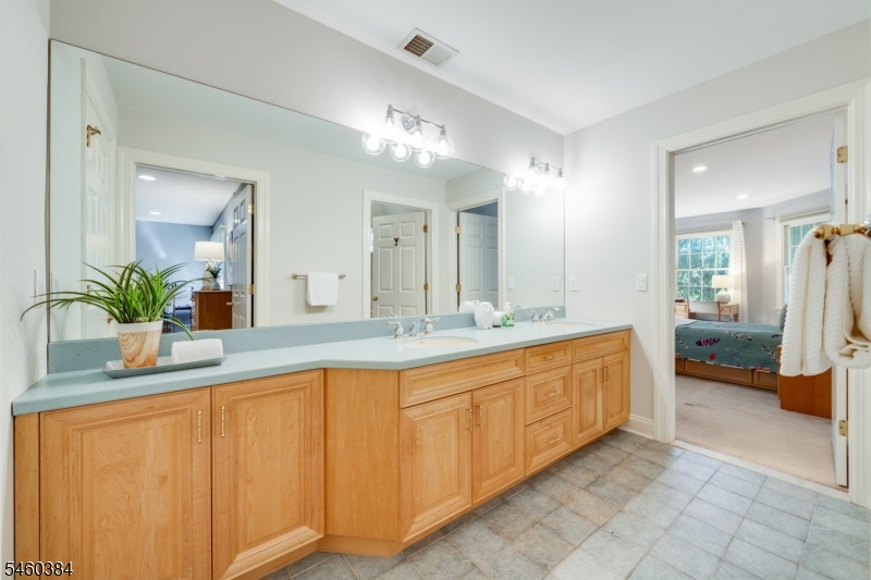 16 Trinity Place Warren NJ 07059