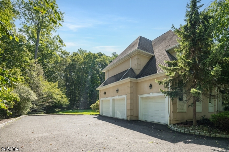 16 Trinity Place Warren NJ 07059