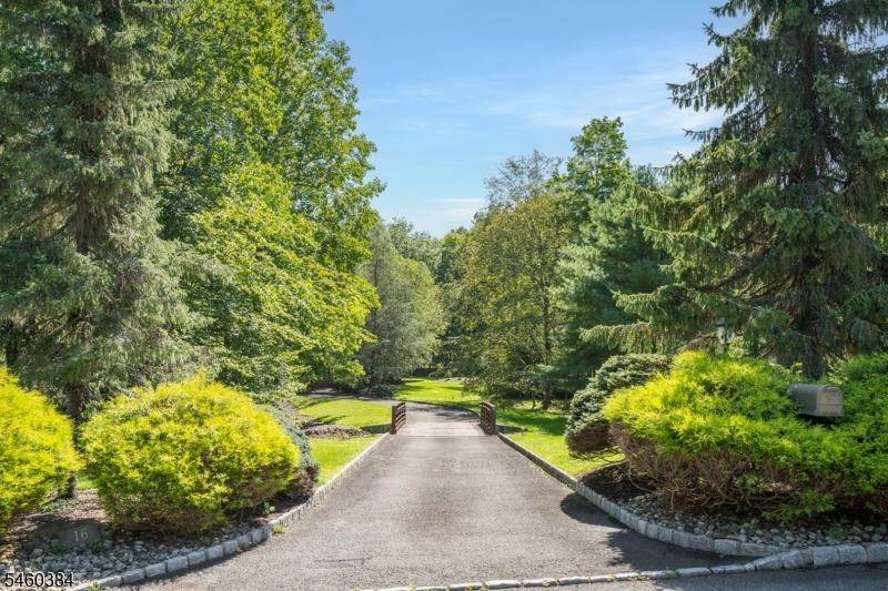16 Trinity Place Warren NJ 07059