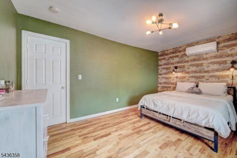 64 Norwood Street Newark NJ 07106