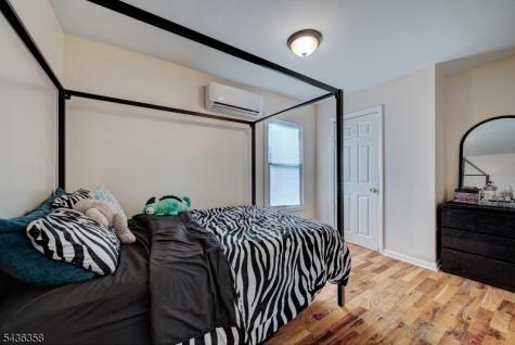 64 Norwood Street Newark NJ 07106