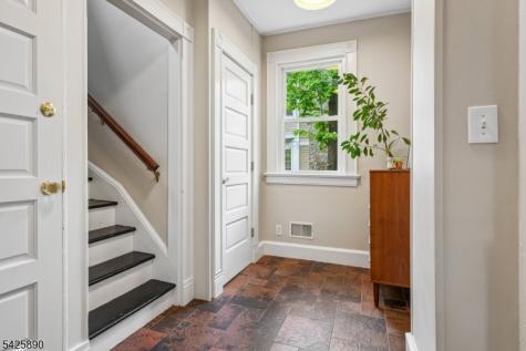 378 Park Street Montclair NJ 07043