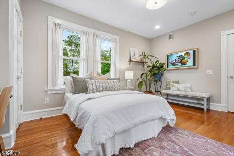 378 Park Street Montclair NJ 07043