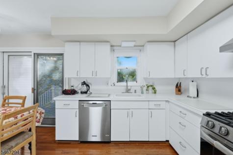14 Whitaker Place West Caldwell NJ 07006