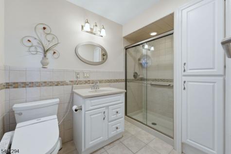 14 Whitaker Place West Caldwell NJ 07006