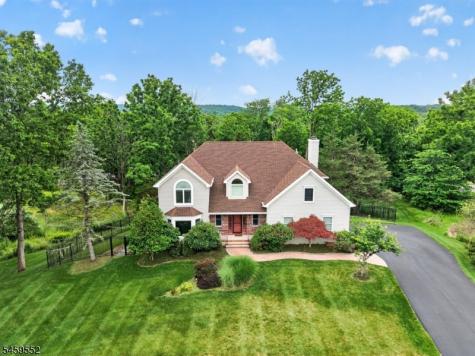 6 Chaucer Drive Clinton NJ 08801