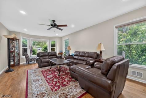 6 Chaucer Drive Clinton NJ 08801