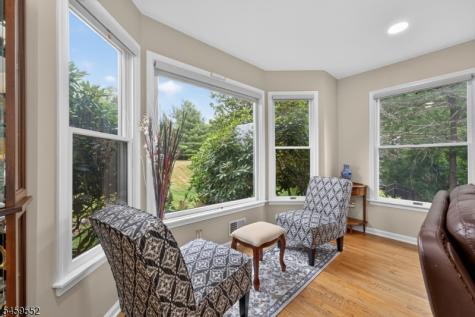6 Chaucer Drive Clinton NJ 08801