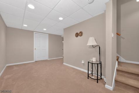 6 Chaucer Drive Clinton NJ 08801