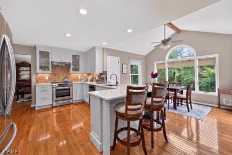 6 Chaucer Drive Clinton NJ 08801