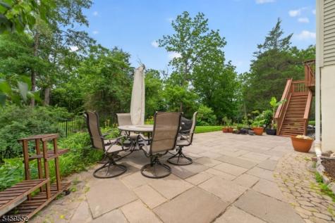 6 Chaucer Drive Clinton NJ 08801