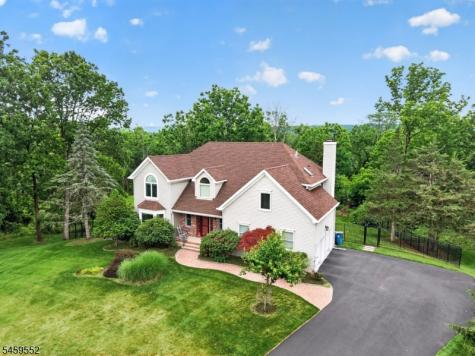 6 Chaucer Drive Clinton NJ 08801