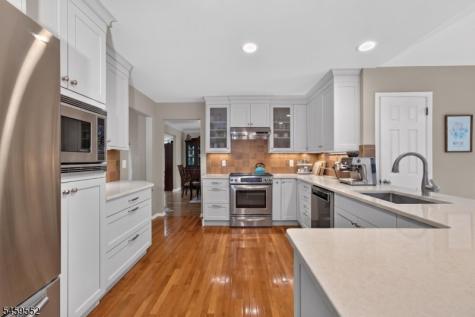 6 Chaucer Drive Clinton NJ 08801