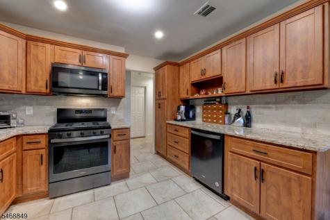 66 De Hart Street Lincoln Park NJ 07035