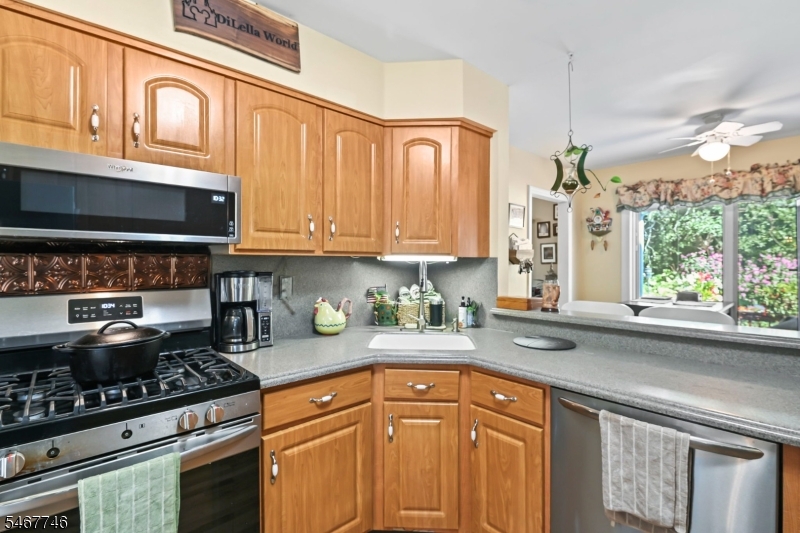 52 Diamond Lane Howell NJ 07731