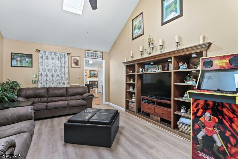 52 Diamond Lane Howell NJ 07731