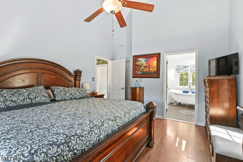 52 Diamond Lane Howell NJ 07731