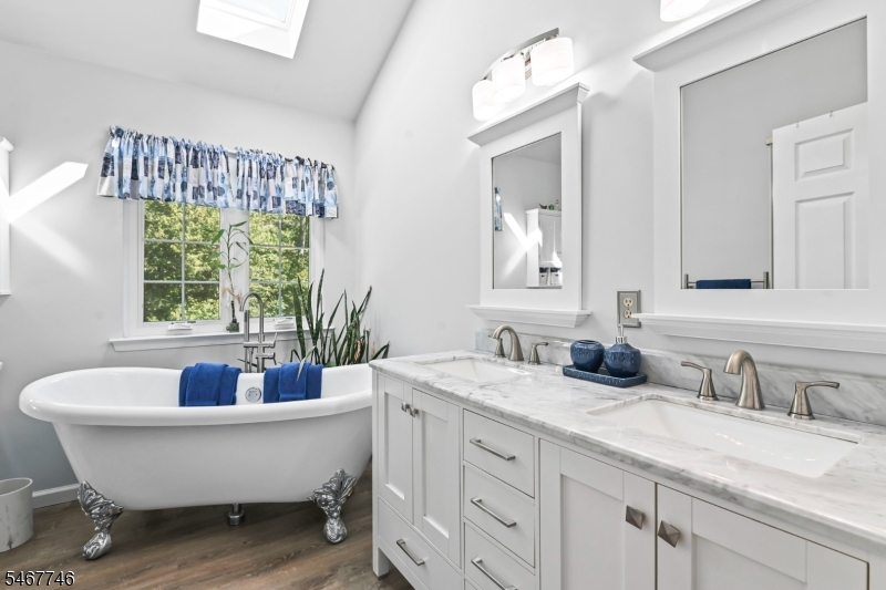 52 Diamond Lane Howell NJ 07731