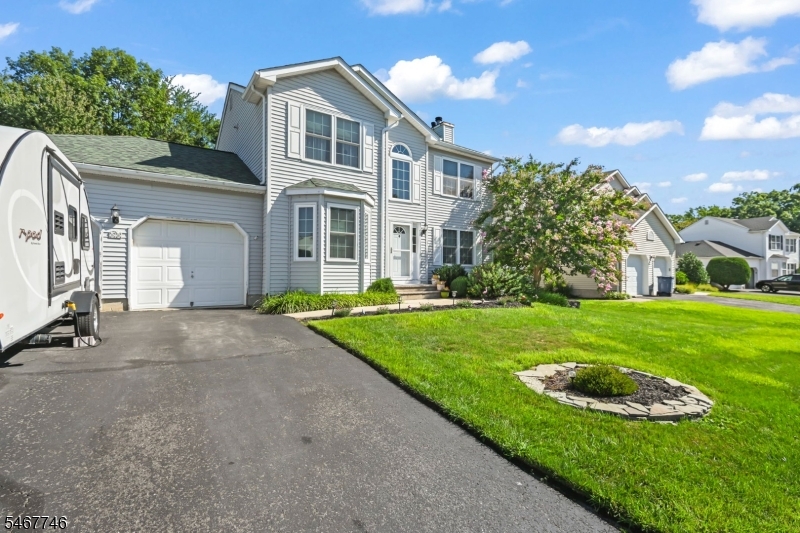 52 Diamond Lane Howell NJ 07731