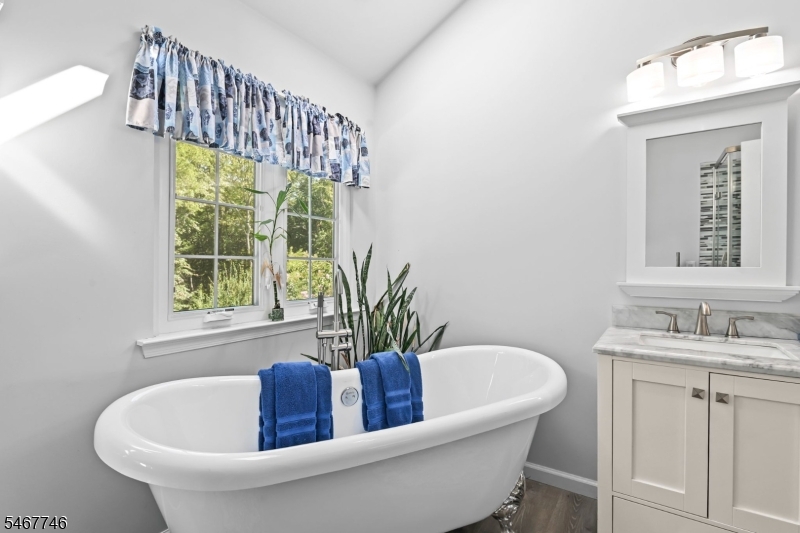 52 Diamond Lane Howell NJ 07731