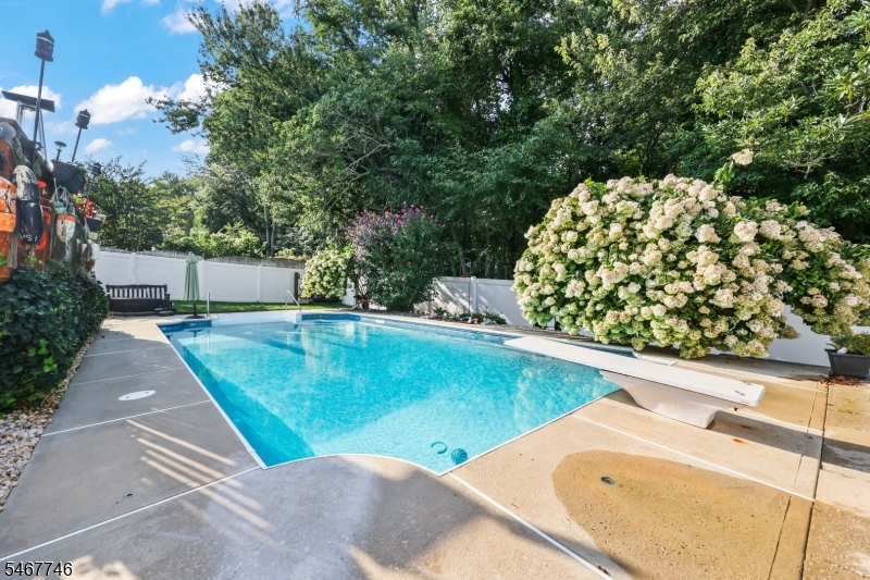52 Diamond Lane Howell NJ 07731