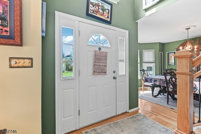52 Diamond Lane Howell NJ 07731