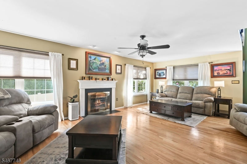52 Diamond Lane Howell NJ 07731