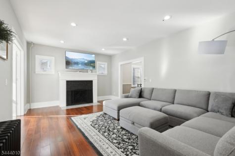 521 5TH Street Belvidere NJ 07823