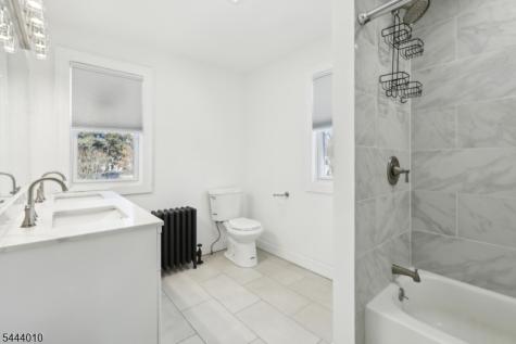 521 5TH Street Belvidere NJ 07823