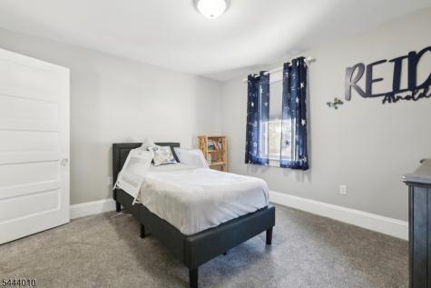 521 5TH Street Belvidere NJ 07823