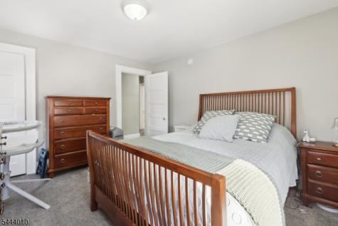 521 5TH Street Belvidere NJ 07823