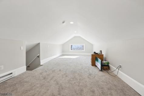 521 5TH Street Belvidere NJ 07823