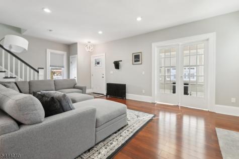521 5TH Street Belvidere NJ 07823