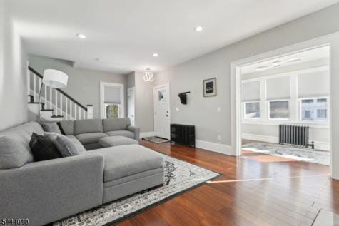 521 5TH Street Belvidere NJ 07823