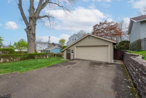 11 Oak Grove Road Caldwell Boro NJ 07006