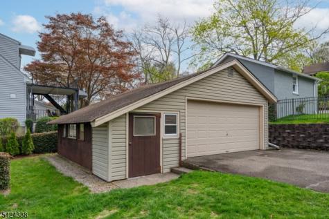 11 Oak Grove Road Caldwell Boro NJ 07006