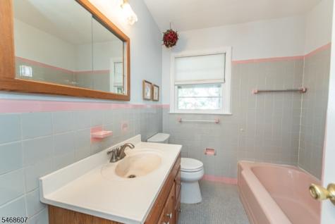 11 Cresthill Road Verona NJ 07044